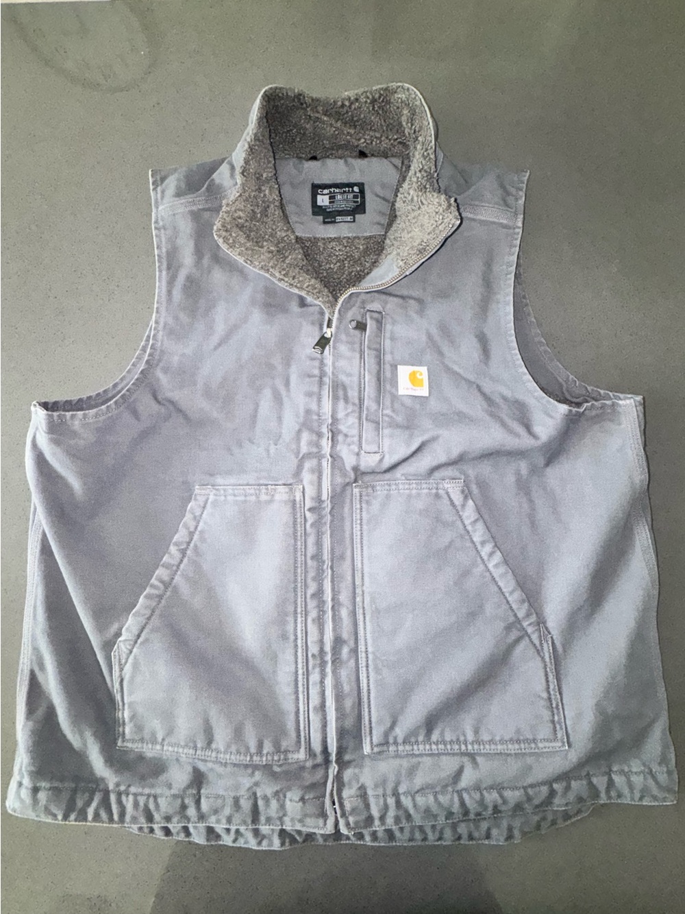 Menβs Carhartt Gray Sherpa-Lined Vest Size Large in Excellent Condition